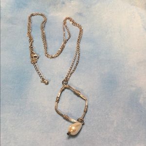 Necklace with pearl 18 inch silver tone chain